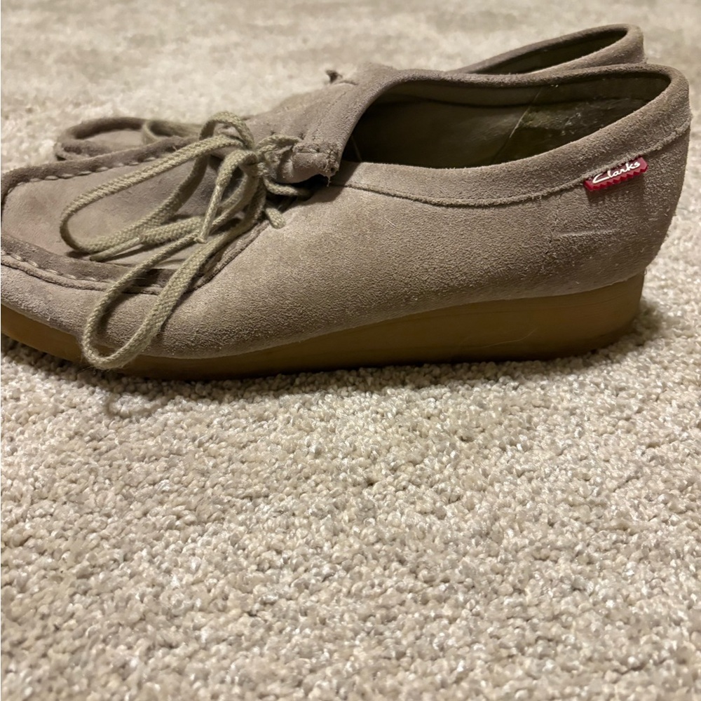 Clarks Women's Beige Suede Moccasins - Picture 3 of 6
